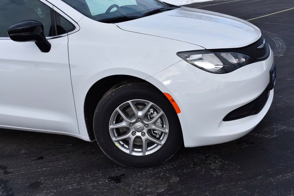 2026 Bright White Clearcoat Chrysler Voyager LX FWD Van