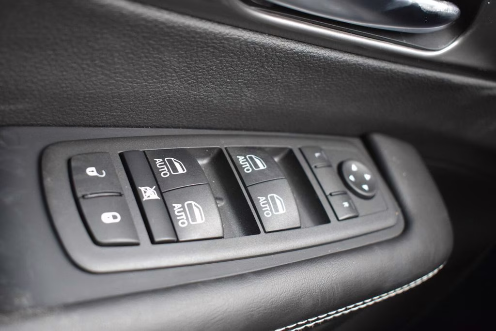 2026 Bright White Clearcoat Chrysler Voyager LX FWD Van