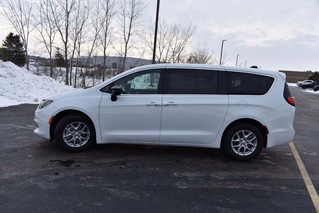 2026 Bright White Clearcoat Chrysler Voyager LX FWD Van