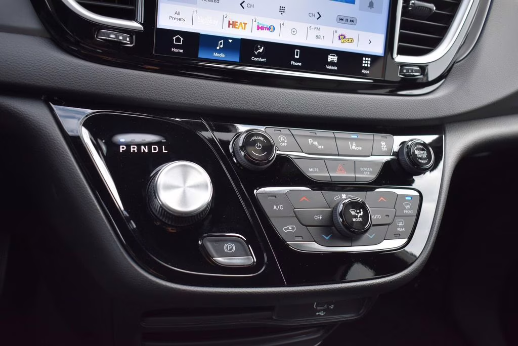 2026 Bright White Clearcoat Chrysler Voyager LX FWD Van