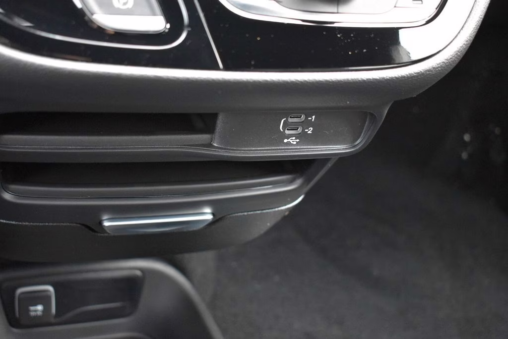 2026 Bright White Clearcoat Chrysler Voyager LX FWD Van