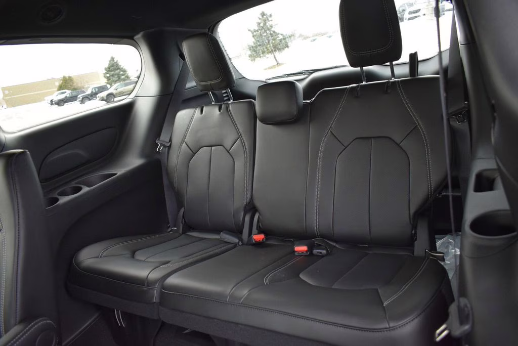 2026 Bright White Clearcoat Chrysler Voyager LX FWD Van