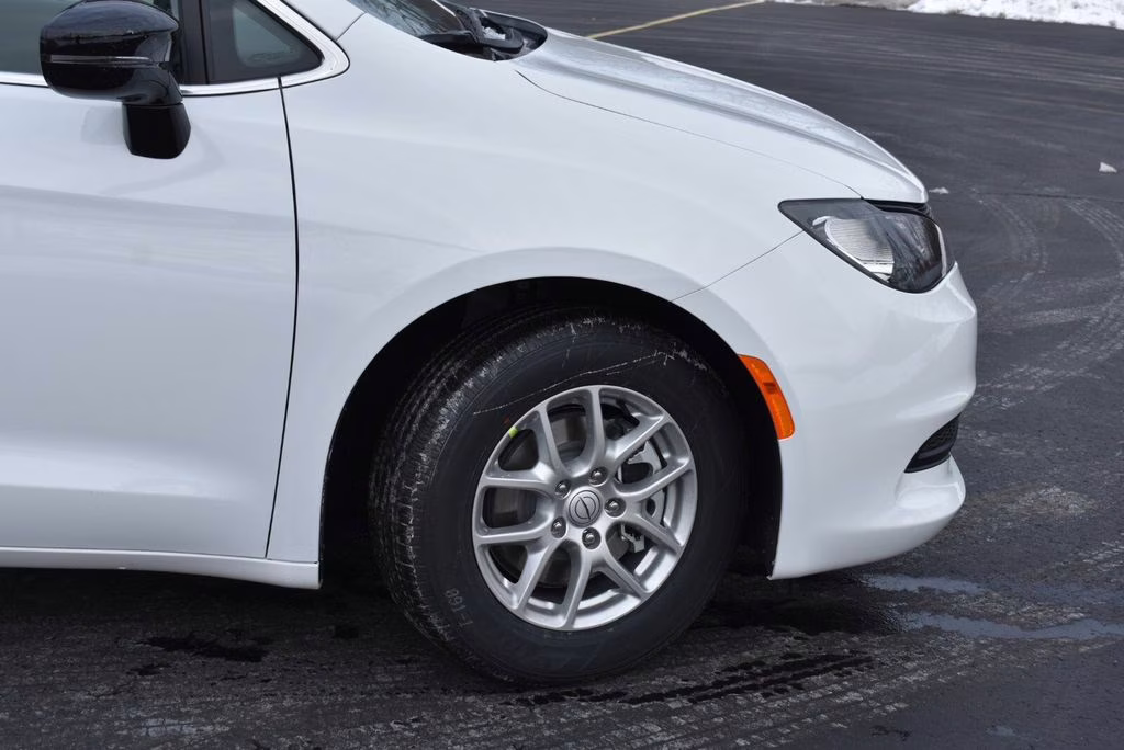 2026 Bright White Clearcoat Chrysler Voyager LX FWD Van