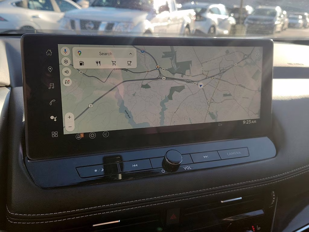 2025 Everest White Pearl/Super Black Nissan Rogue SL AWD SUV