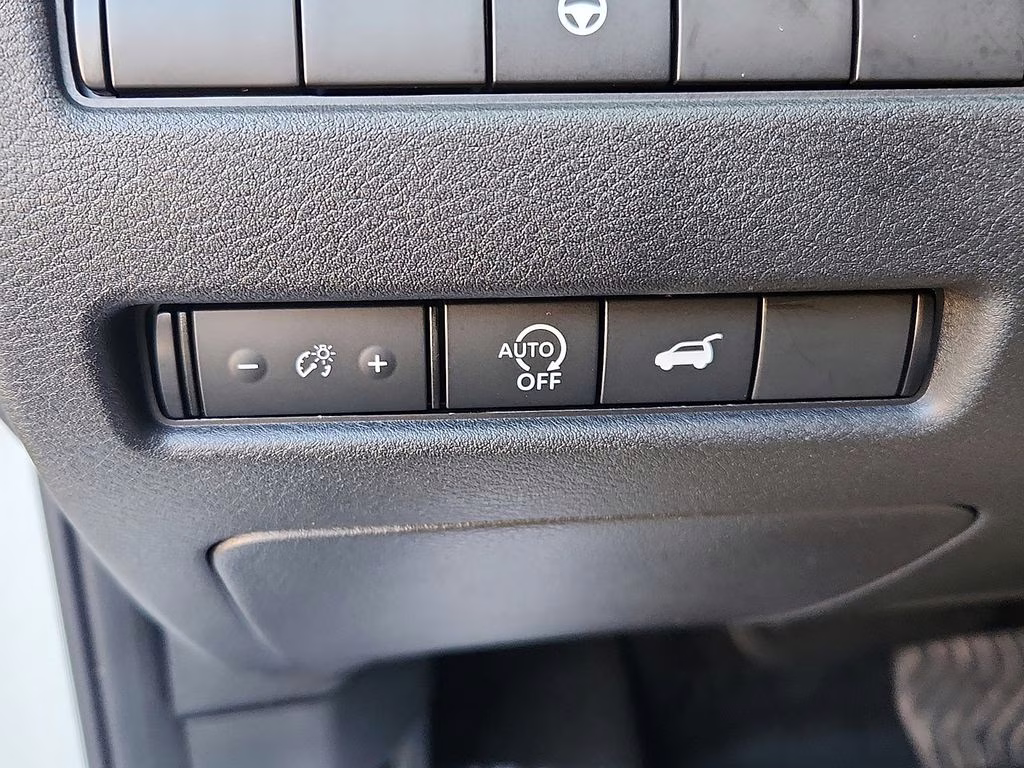 2025 Everest White Pearl/Super Black Nissan Rogue SL AWD SUV