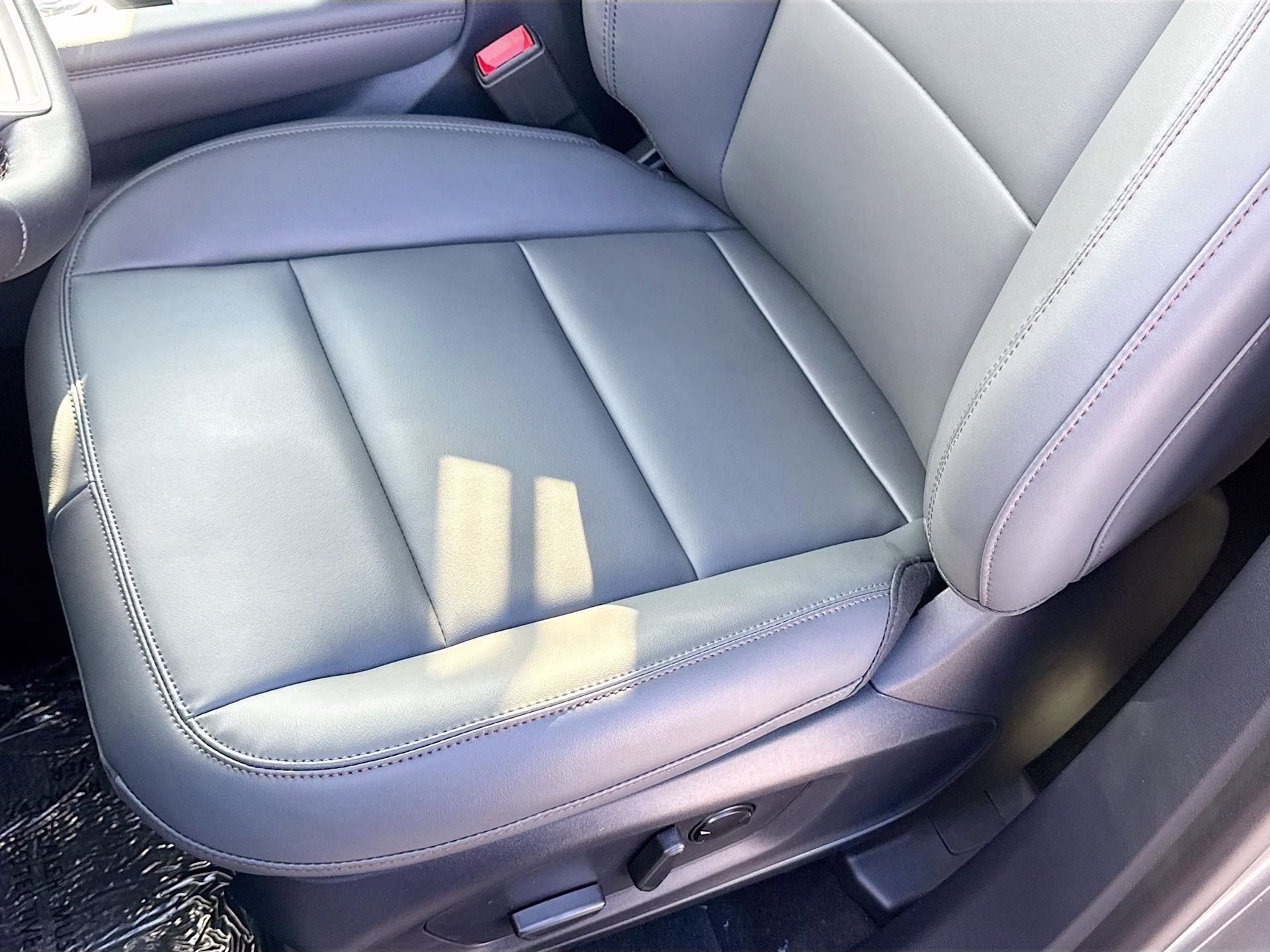 2026 Carbonized Gray Metallic Ford Explorer Active RWD SUV