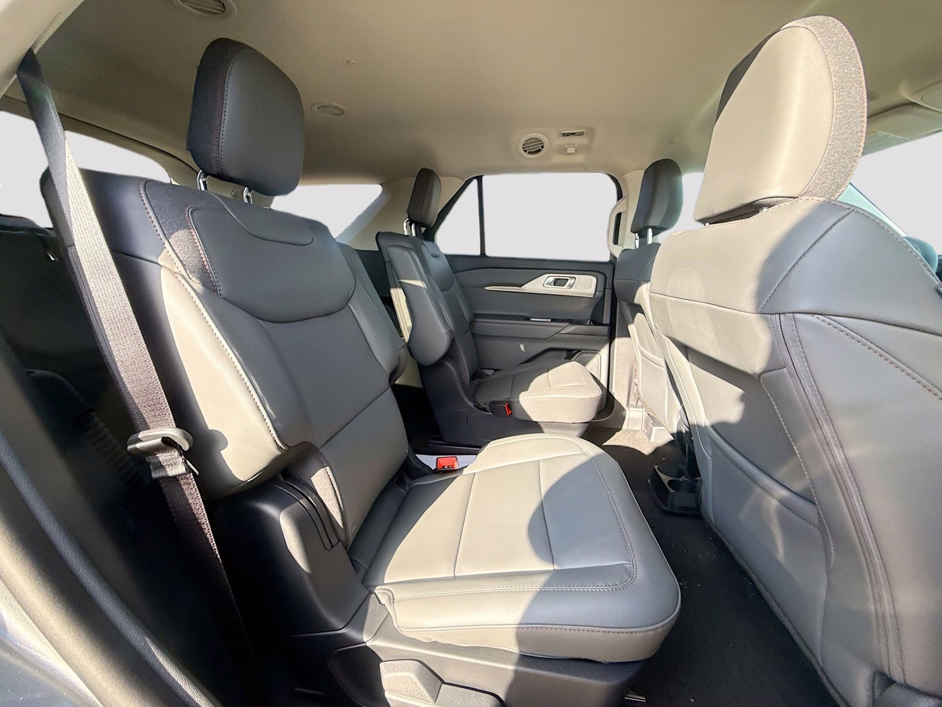 2026 Carbonized Gray Metallic Ford Explorer Active RWD SUV