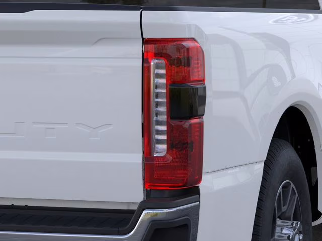 2026 Oxford White Ford Super Duty F-350 SRW Lariat RWD Truck
