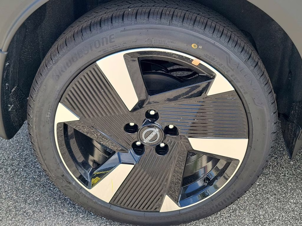 2026 Super Black Nissan Kicks SR FWD SUV