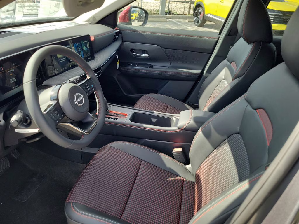2026 Gun Metallic/Scarlet Ember Tintcoat Nissan Kicks SR FWD SUV