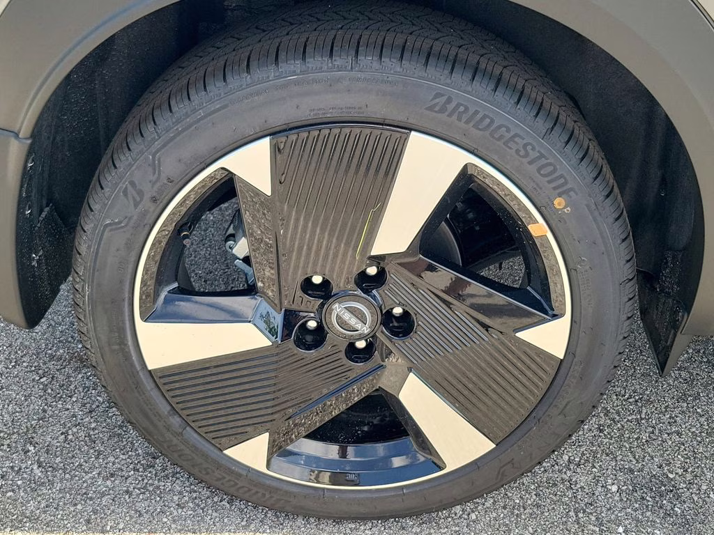 2026 Gun Metallic Nissan Kicks SR FWD SUV