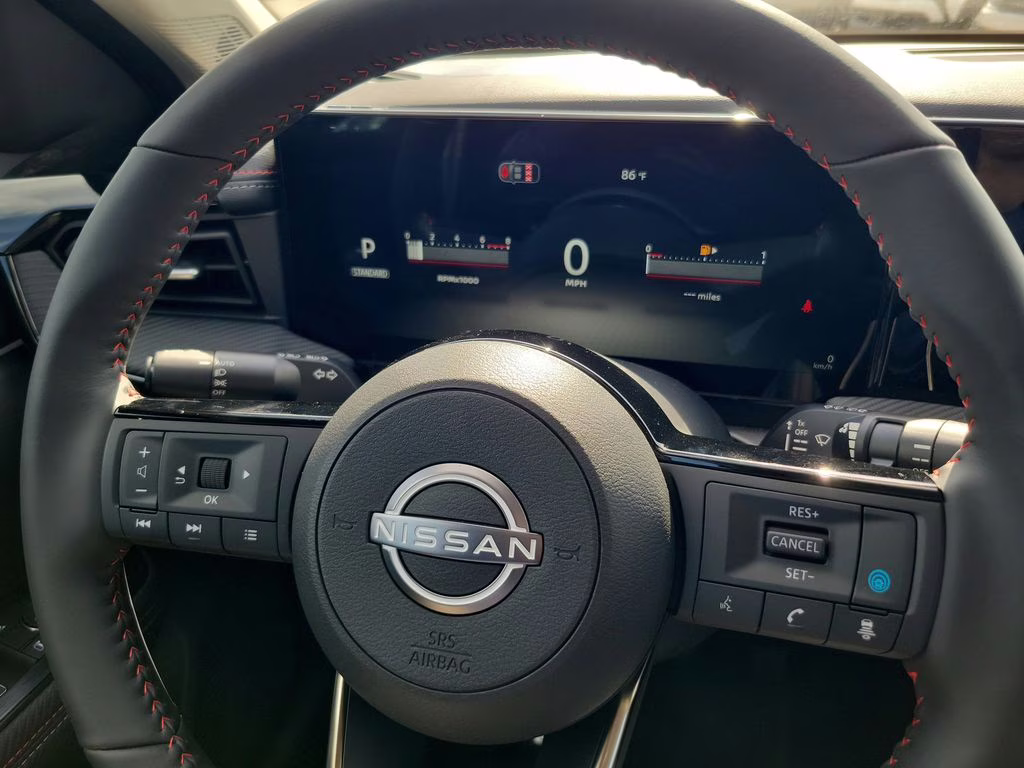 2026 Aspen White/Super Black Nissan Kicks SR FWD SUV