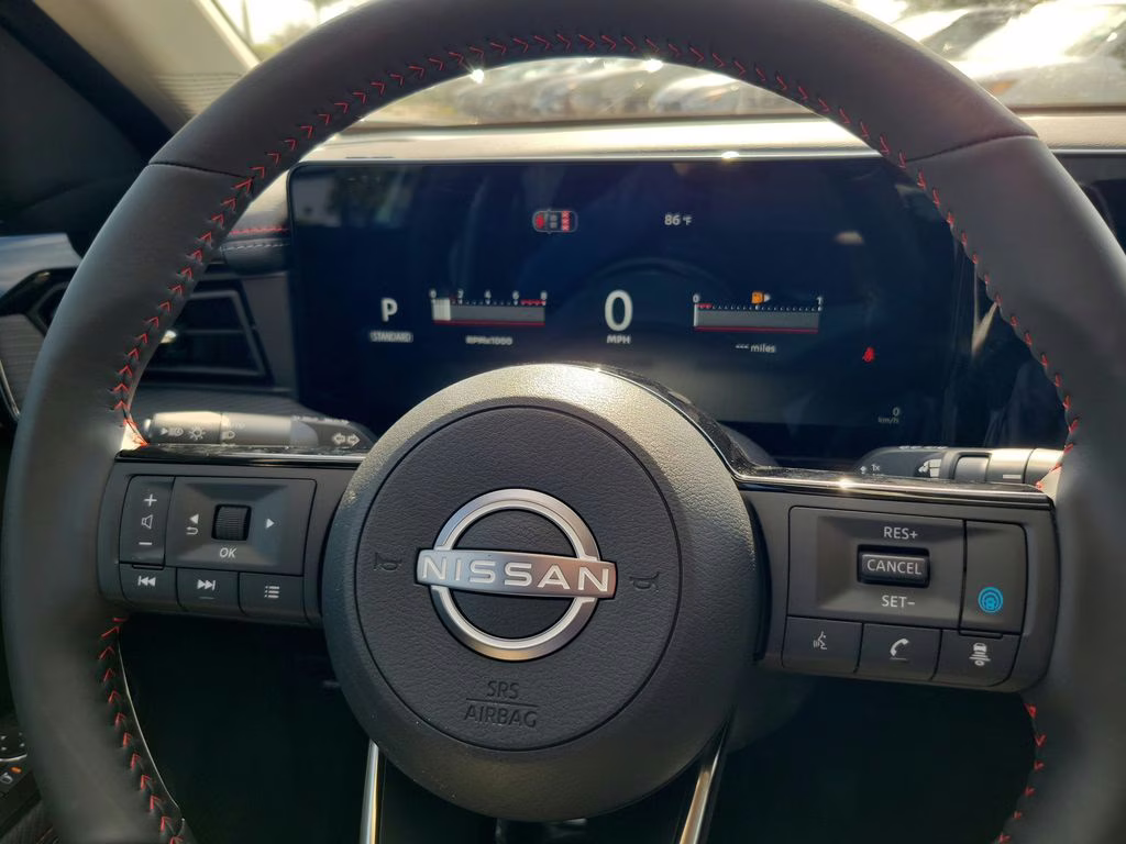 2026 Aspen White/Super Black Nissan Kicks SR FWD SUV