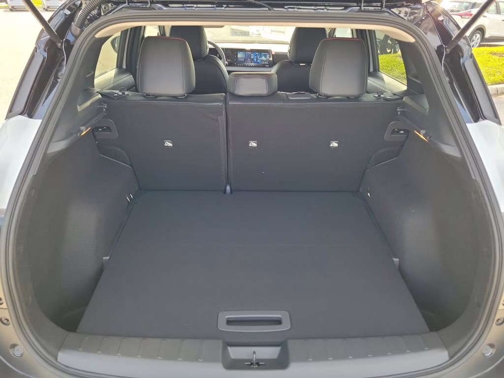 2026 Aspen White/Super Black Nissan Kicks SR FWD SUV