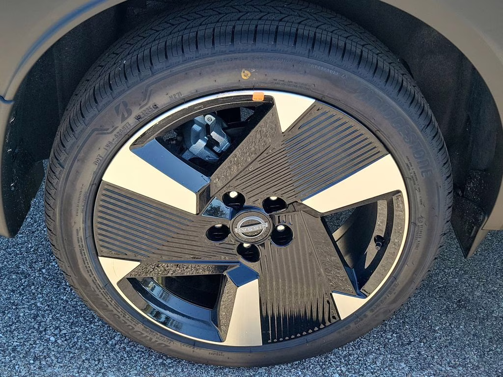 2026 Gun Metallic Nissan Kicks SR FWD SUV