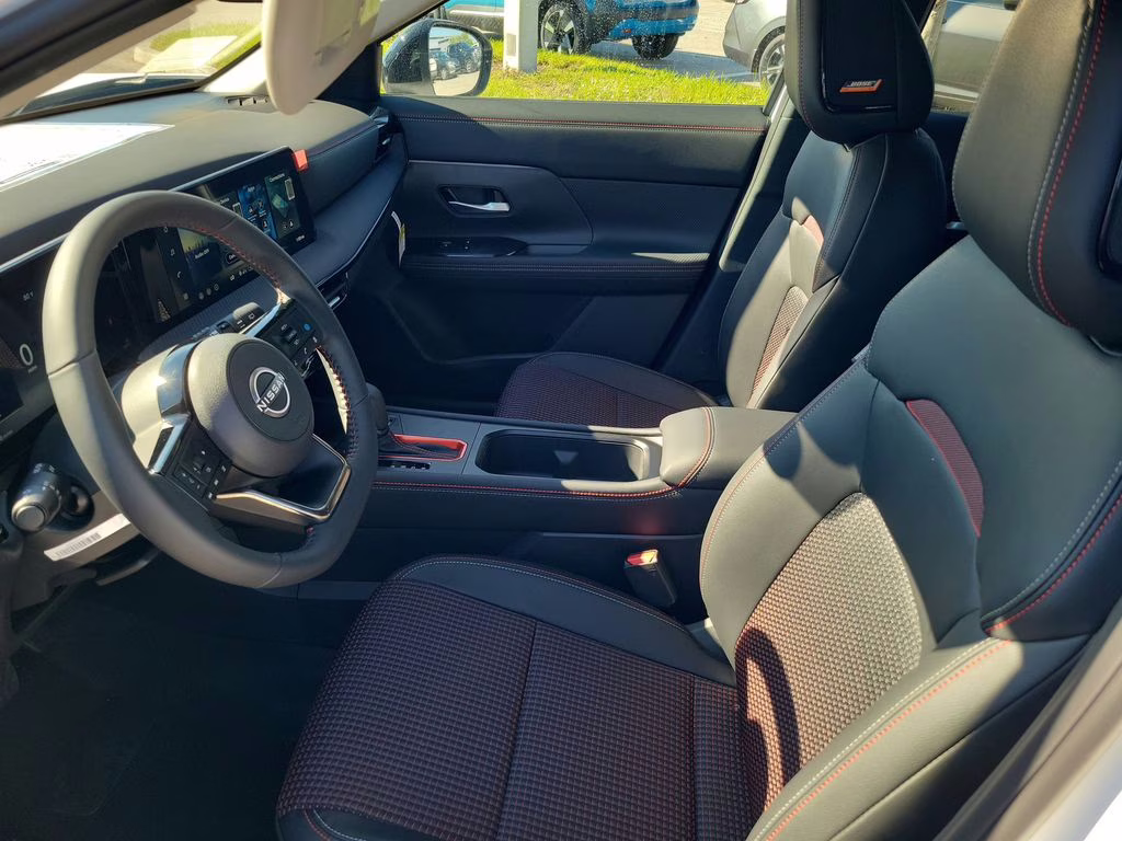 2026 Aspen White/Super Black Nissan Kicks SR FWD SUV