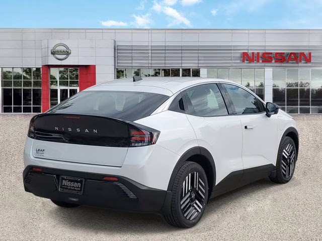 2026 Everest White Pearl Tricoat Nissan LEAF SV+ FWD SUV