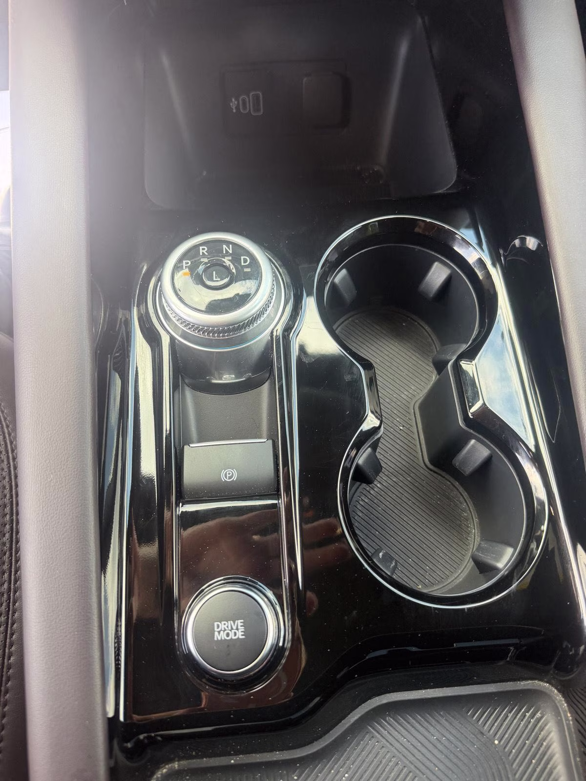 2026 Space White Ford Explorer Platinum RWD SUV