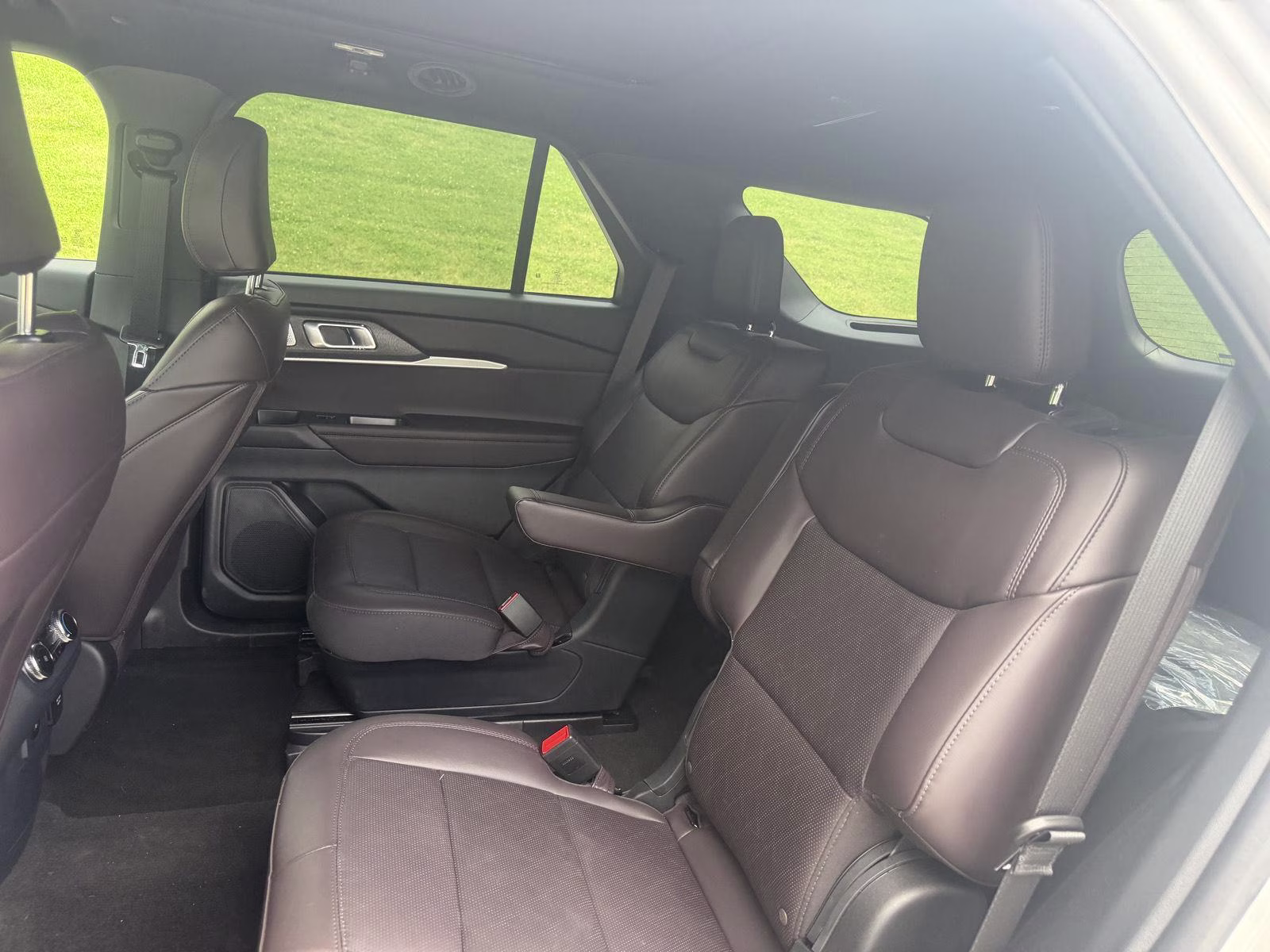 2026 Space White Ford Explorer Platinum RWD SUV