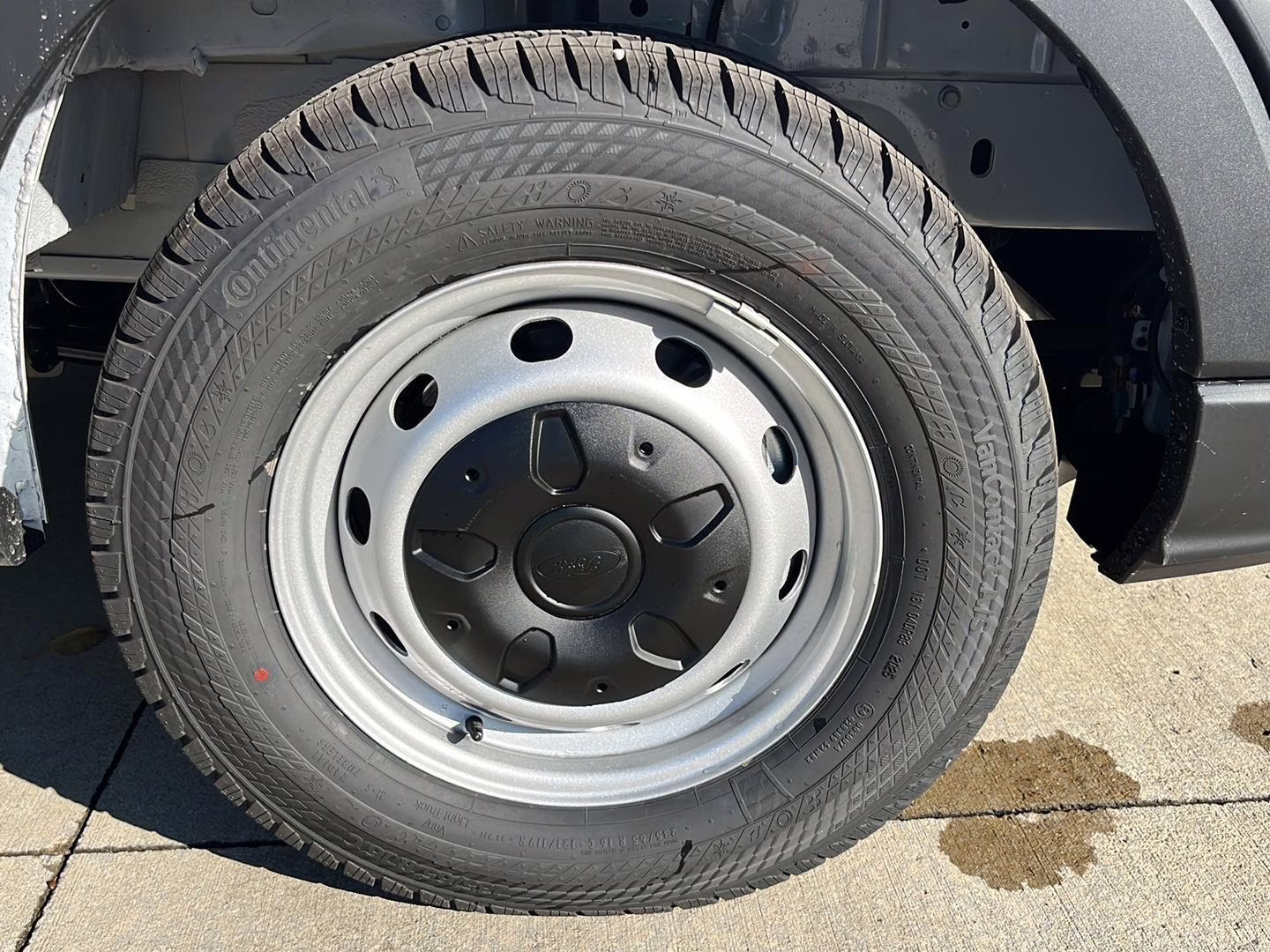 2026 Oxford White Ford Transit Cargo Van MED. ROOF, RWD RWD Van