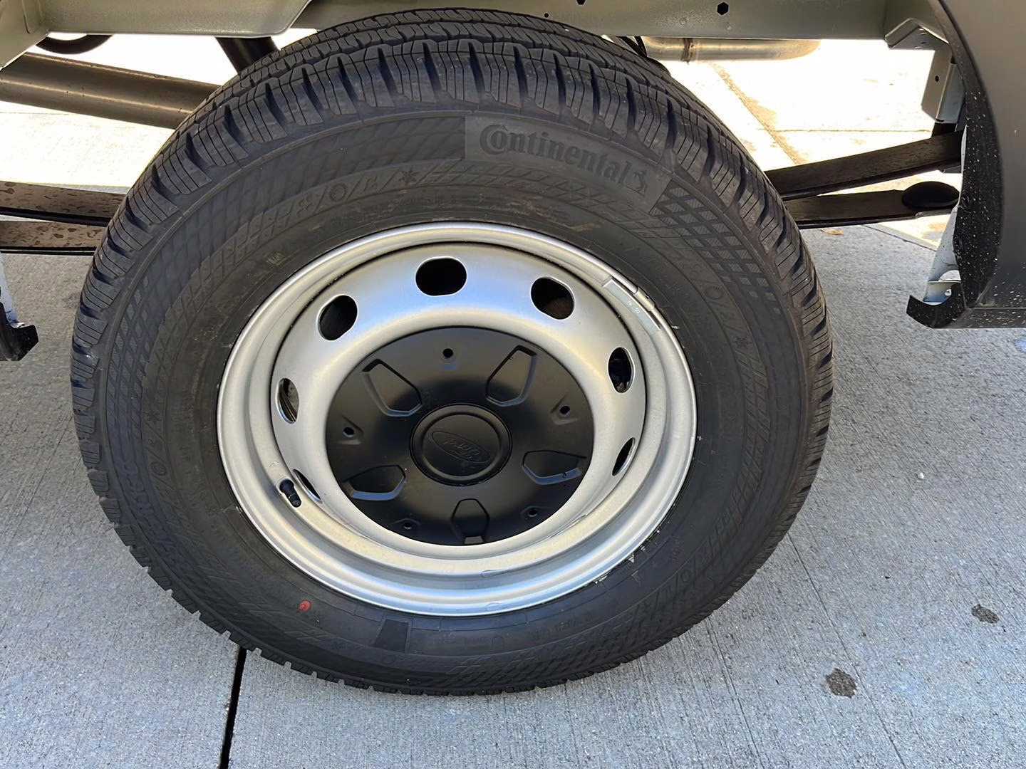 2026 Oxford White Ford Transit Cargo Van MED. ROOF, RWD RWD Van