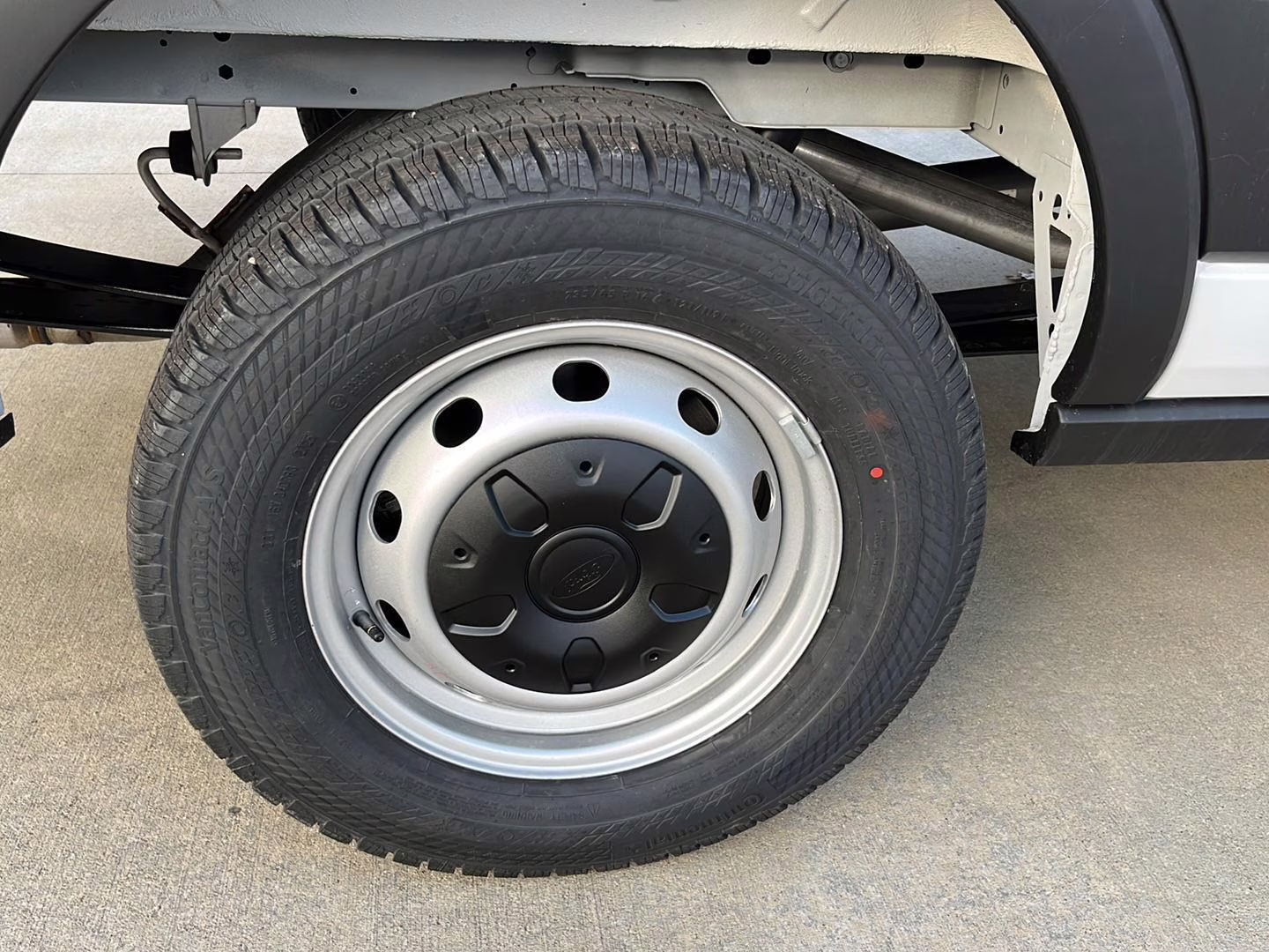 2026 Oxford White Ford Transit Cargo Van MED. ROOF, RWD RWD Van