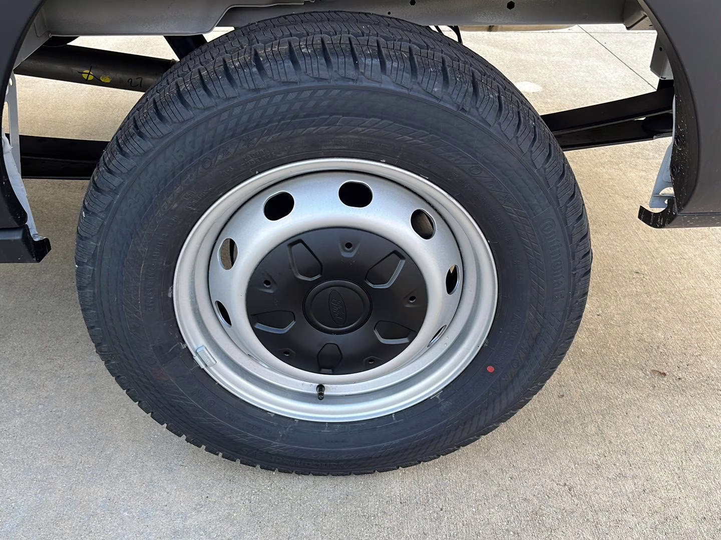 2026 Oxford White Ford Transit Cargo Van MED. ROOF, RWD RWD Van