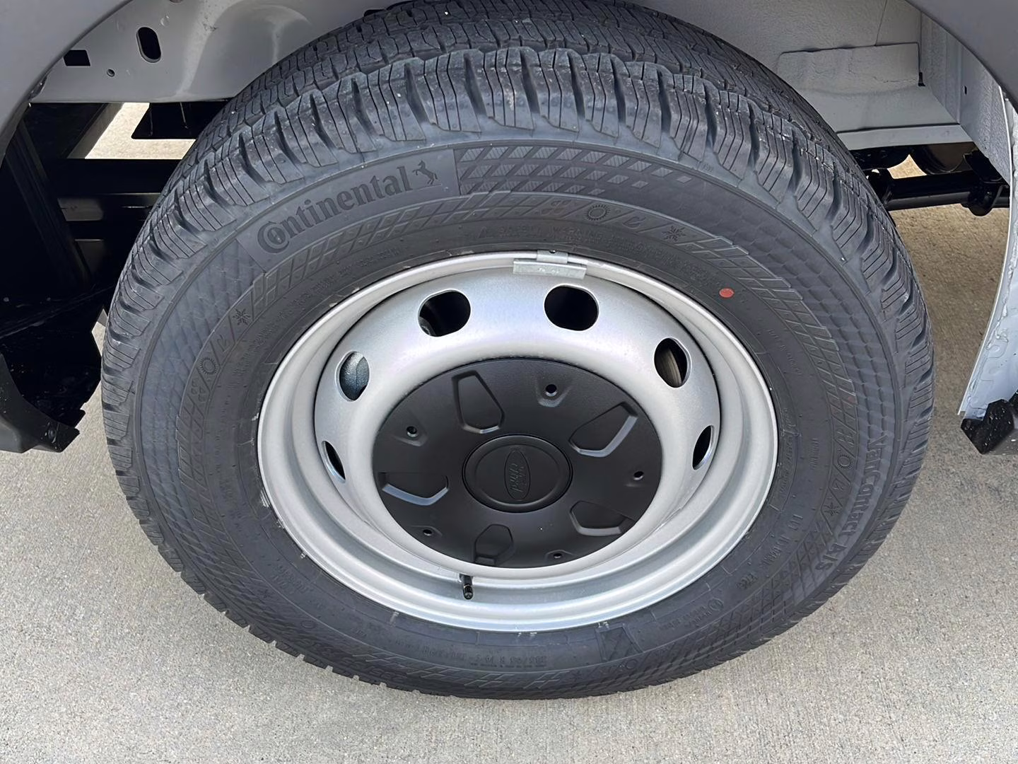 2026 Oxford White Ford Transit Cargo Van MED. ROOF, RWD RWD Van