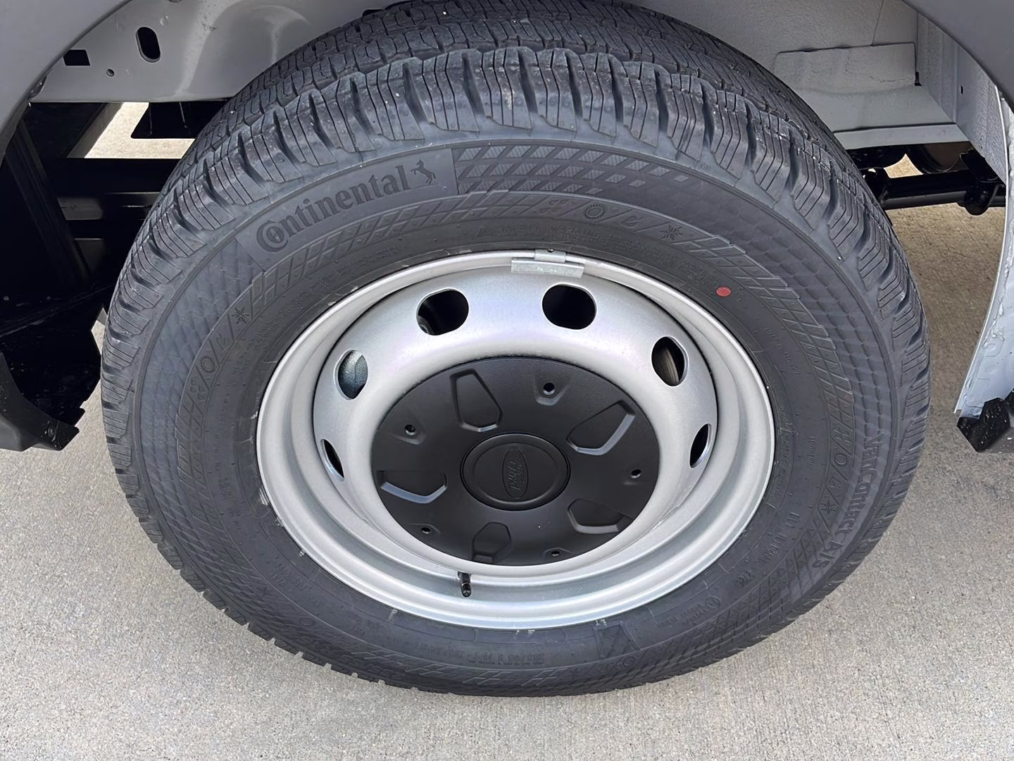 2026 Oxford White Ford Transit Cargo Van MED. ROOF, RWD RWD Van