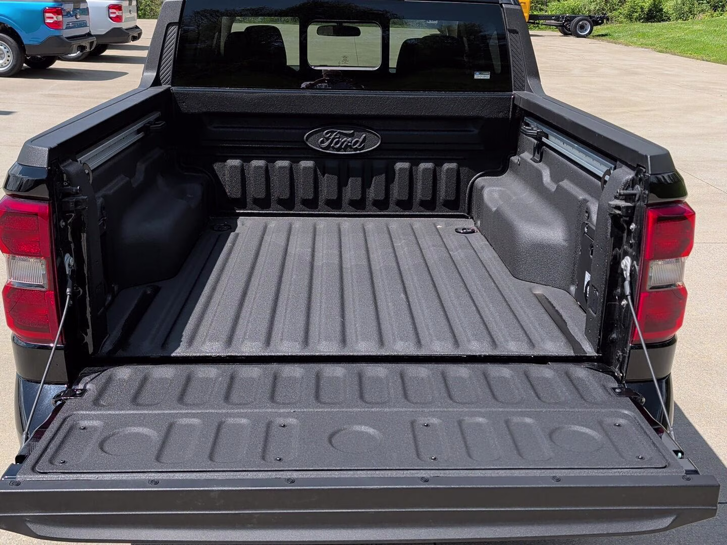 2025 Shadow Black Ford Maverick Lobo AWD Truck
