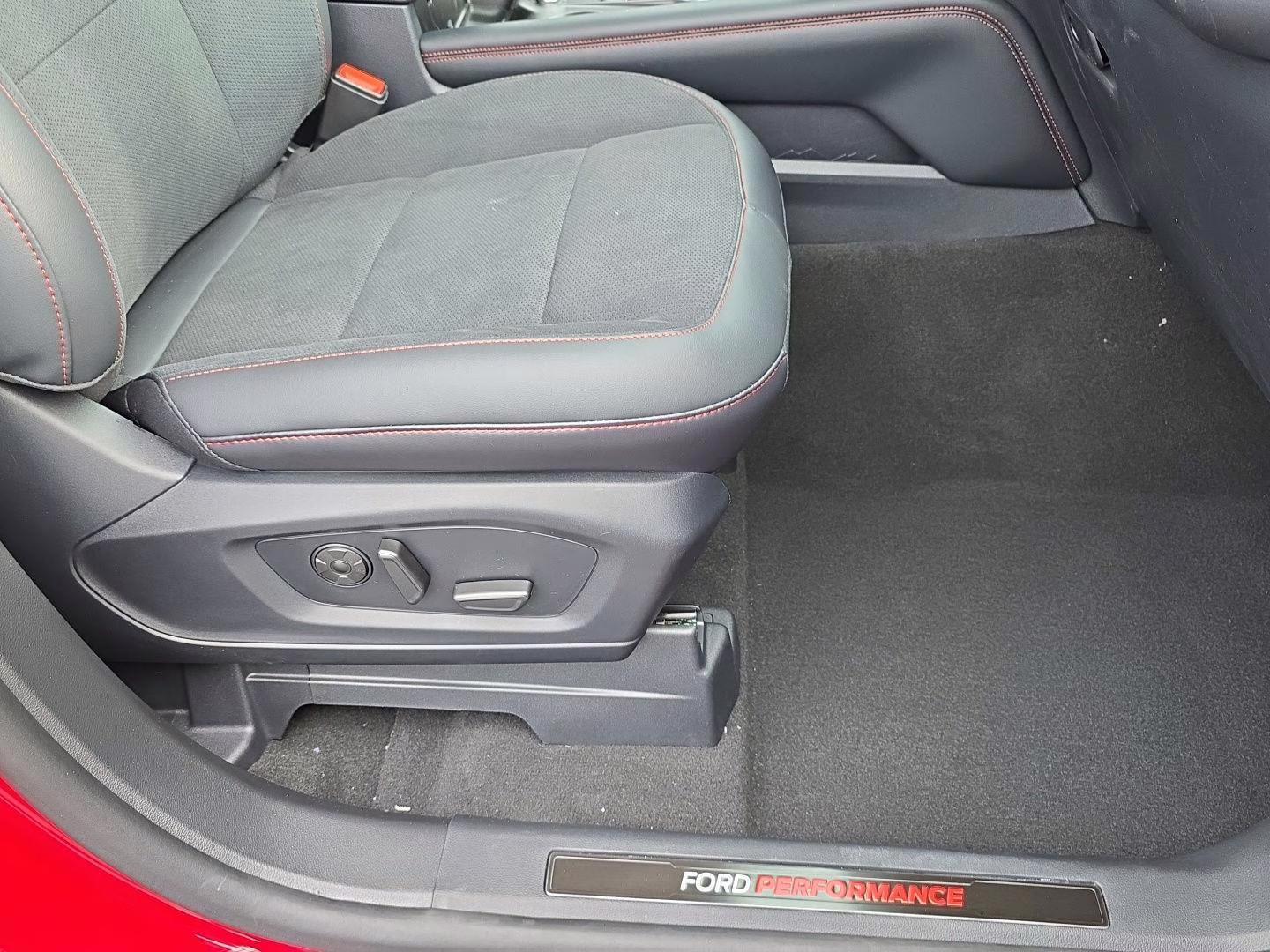 2026 Rapid Red Metallic Tinted Clearcoat Ford Explorer ST 4X4 SUV