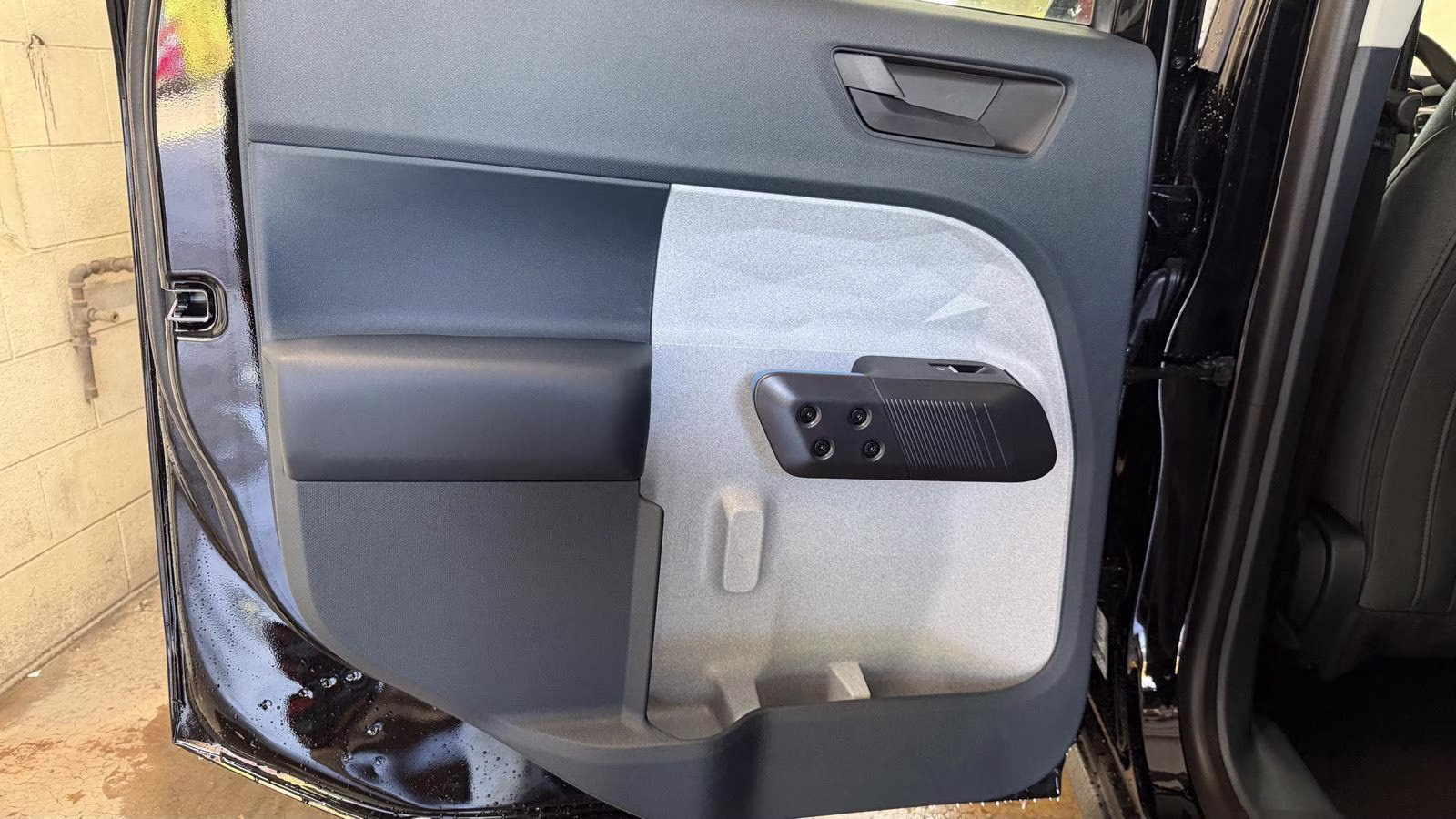 2025 Shadow Black Ford Maverick XLT FWD Truck