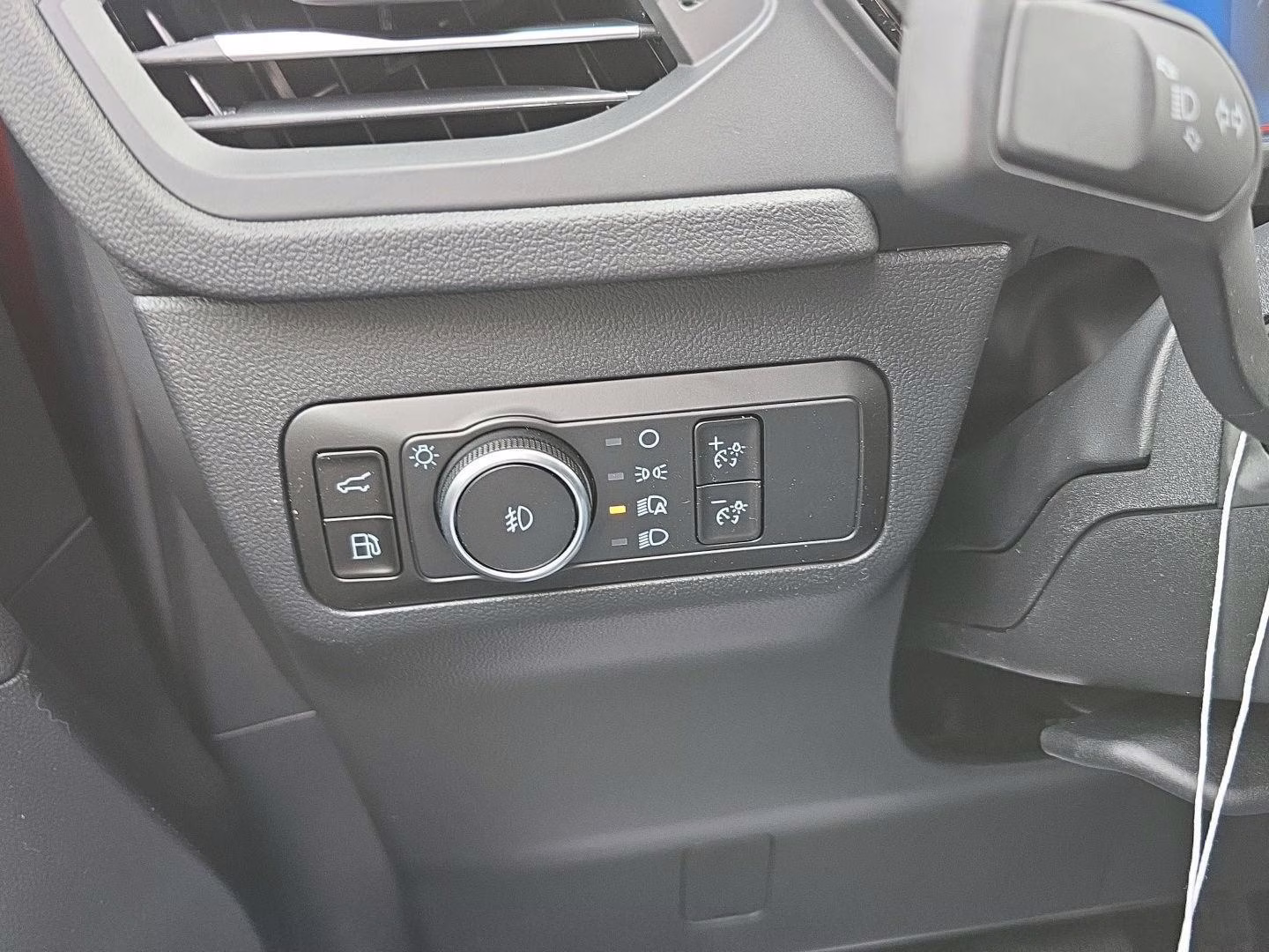 2026 Rapid Red Metallic Tinted Clearcoat Ford Escape Hybrid ST-Line Select AWD SUV