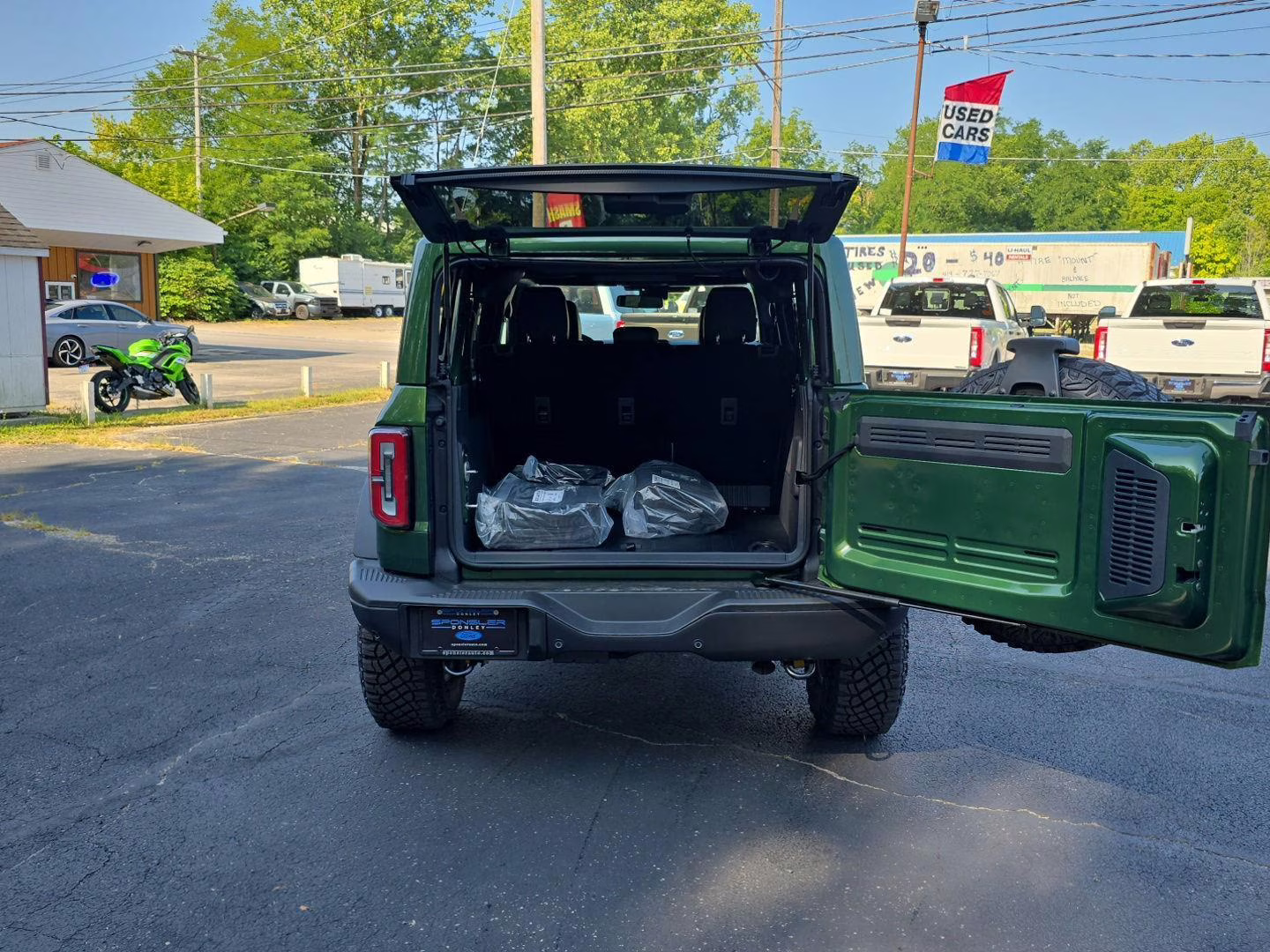 2025 ERUPTION GREEN METALLIC Ford Bronco Badlands 4X4 SUV
