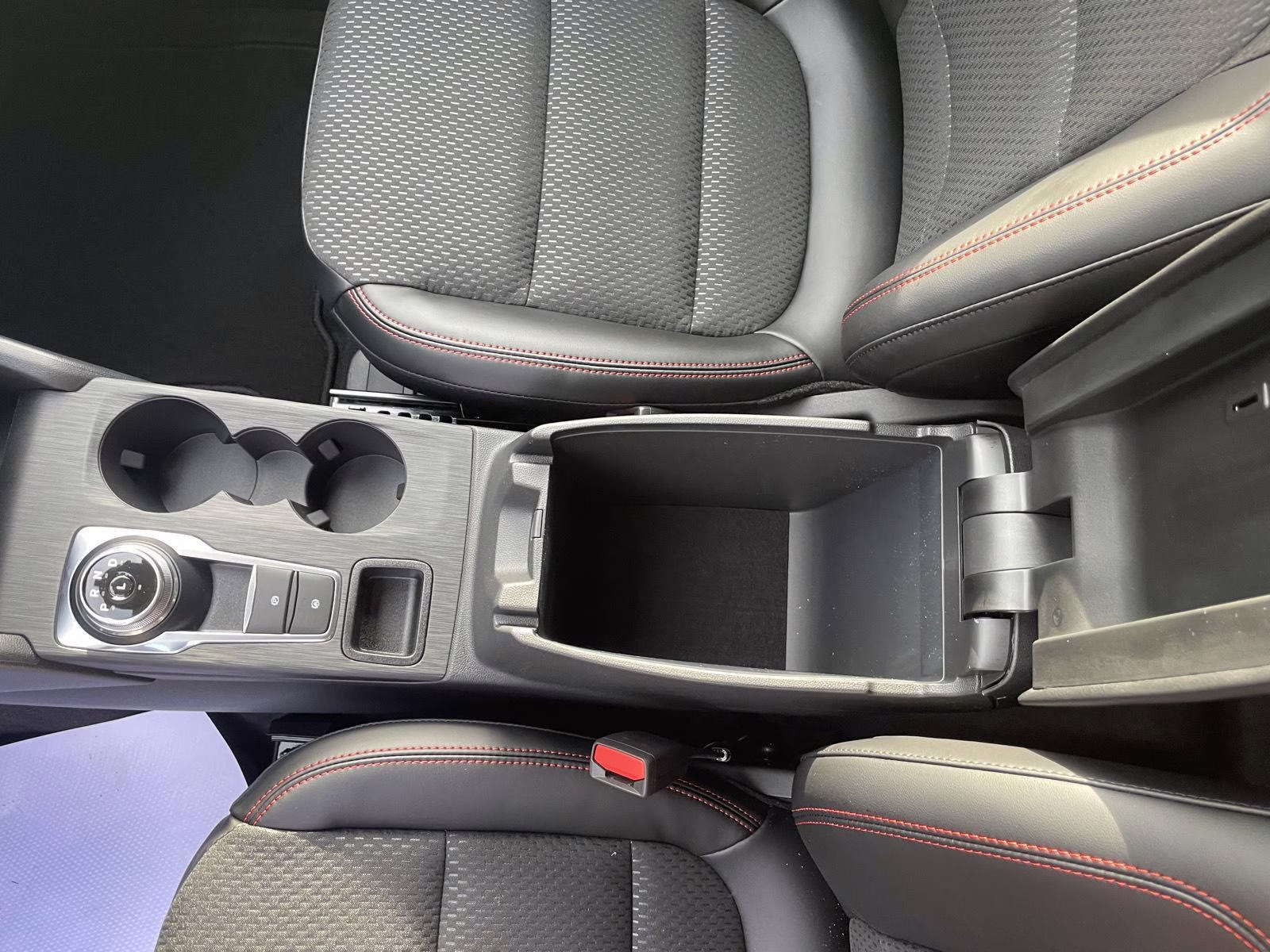 2026 Star White Metallic Tri-Coat Ford Escape ST-Line Select AWD SUV