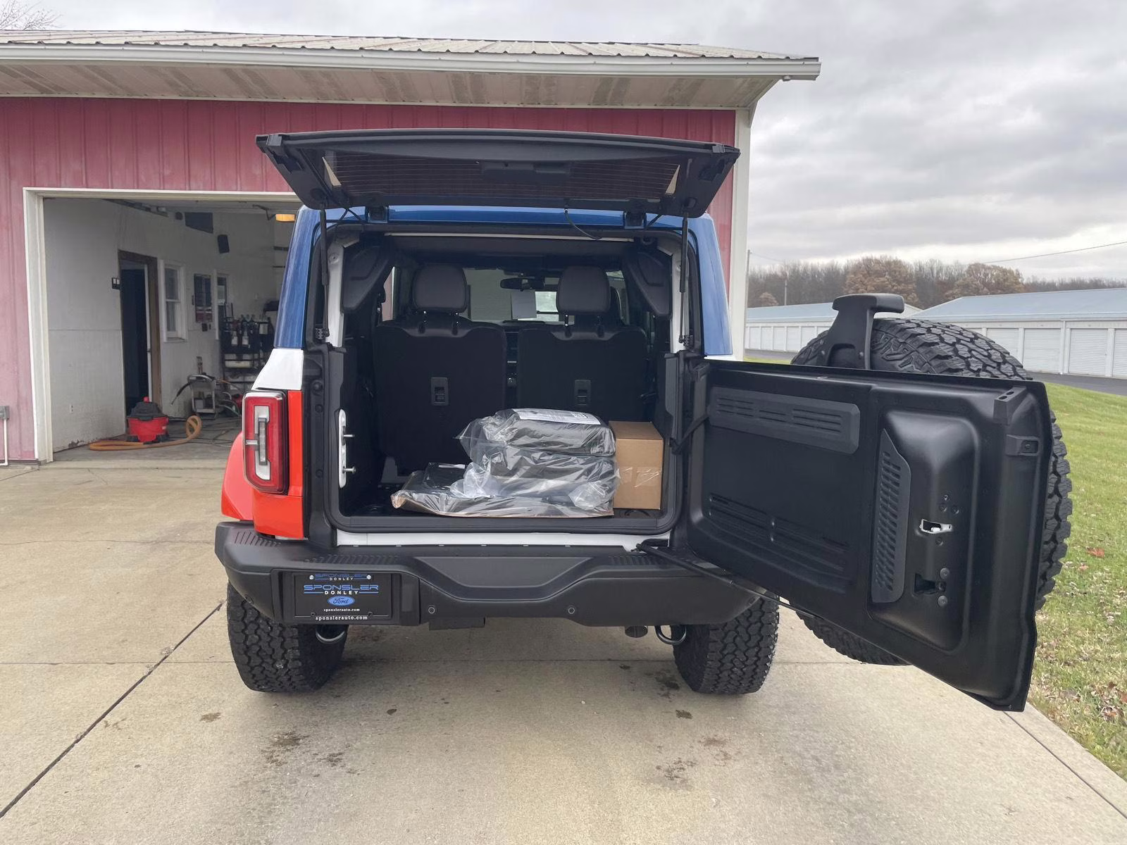 2025 Oxford White Ford Bronco Stroppe Edition 4X4 SUV