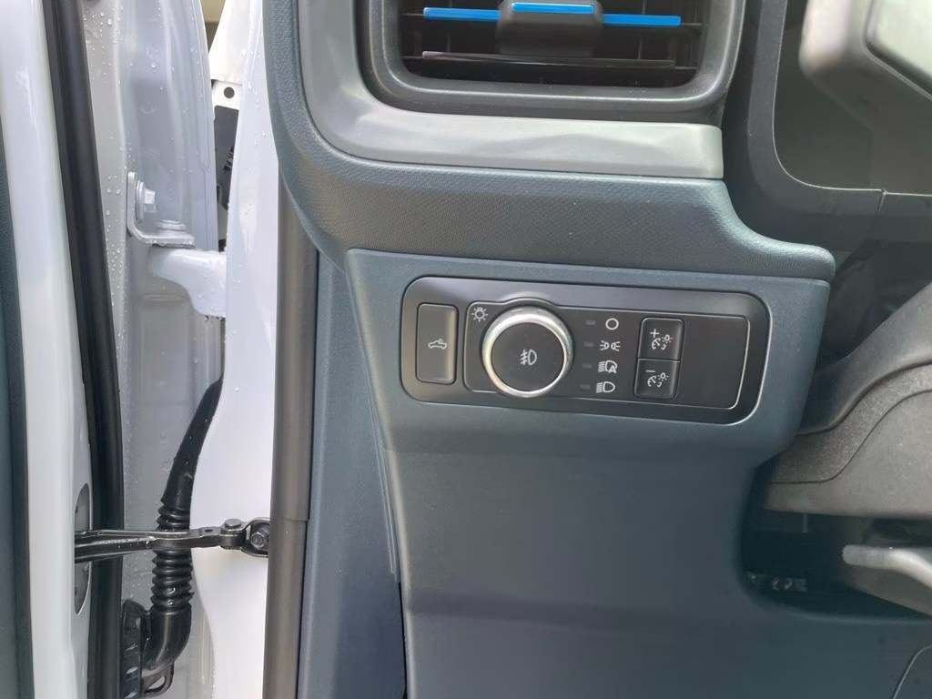 2025 Oxford White Ford Maverick Lobo AWD Truck