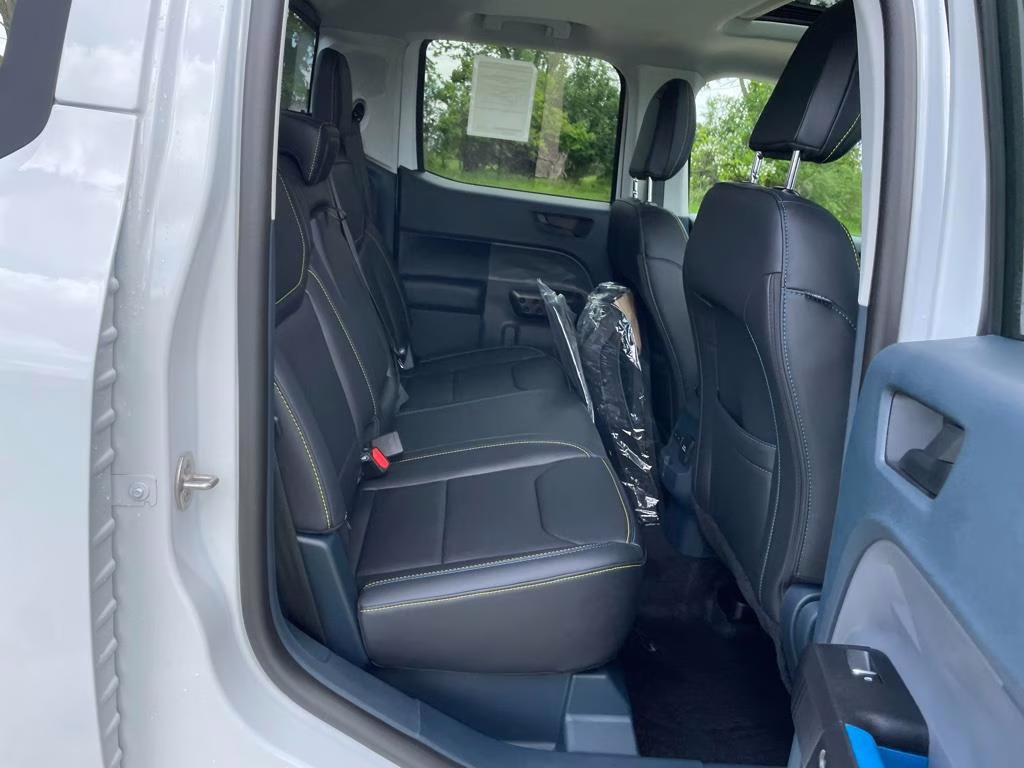 2025 Oxford White Ford Maverick Lobo AWD Truck