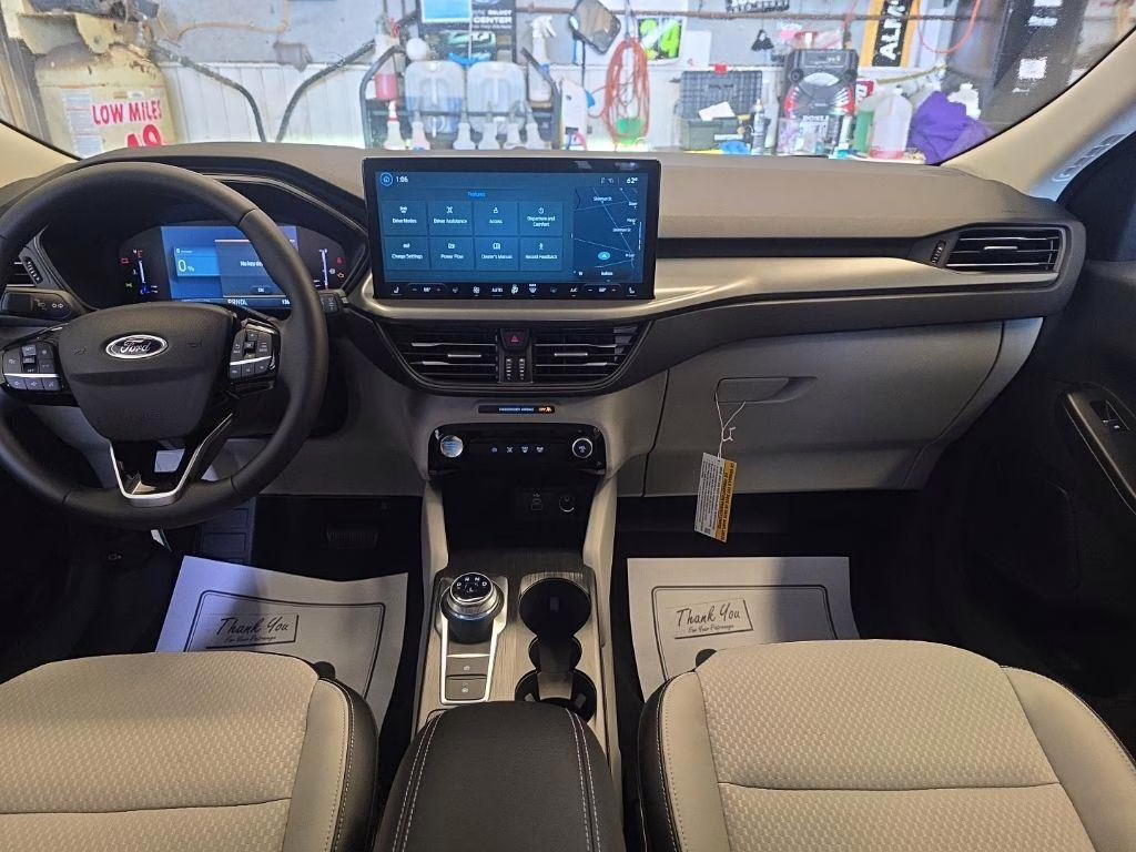 2024 Star White Metallic Tri-Coat Ford Escape FWD FWD Crossover