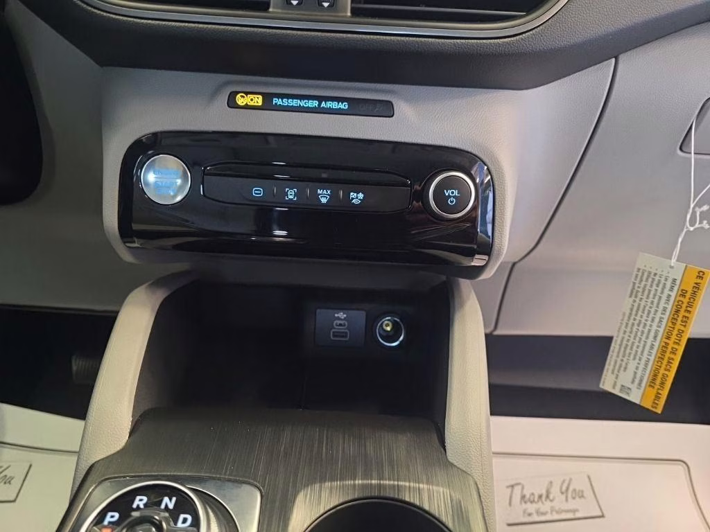 2024 Star White Metallic Tri-Coat Ford Escape FWD FWD Crossover