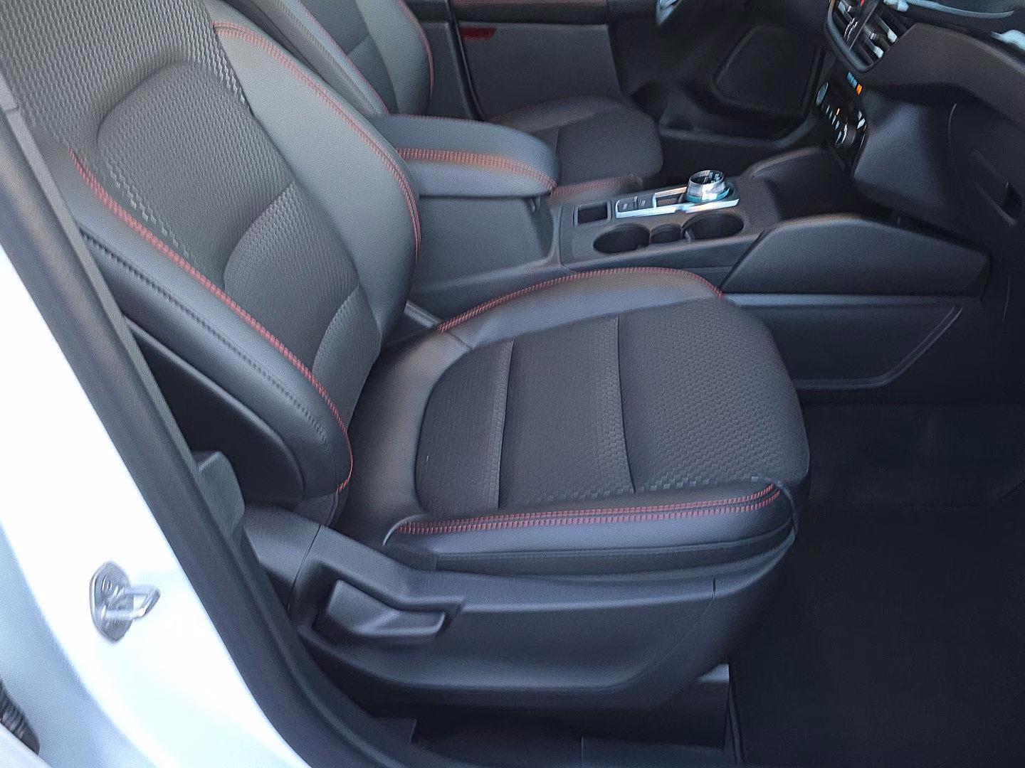 2026 Star White Metallic Tri-Coat Ford Escape ST-Line AWD SUV