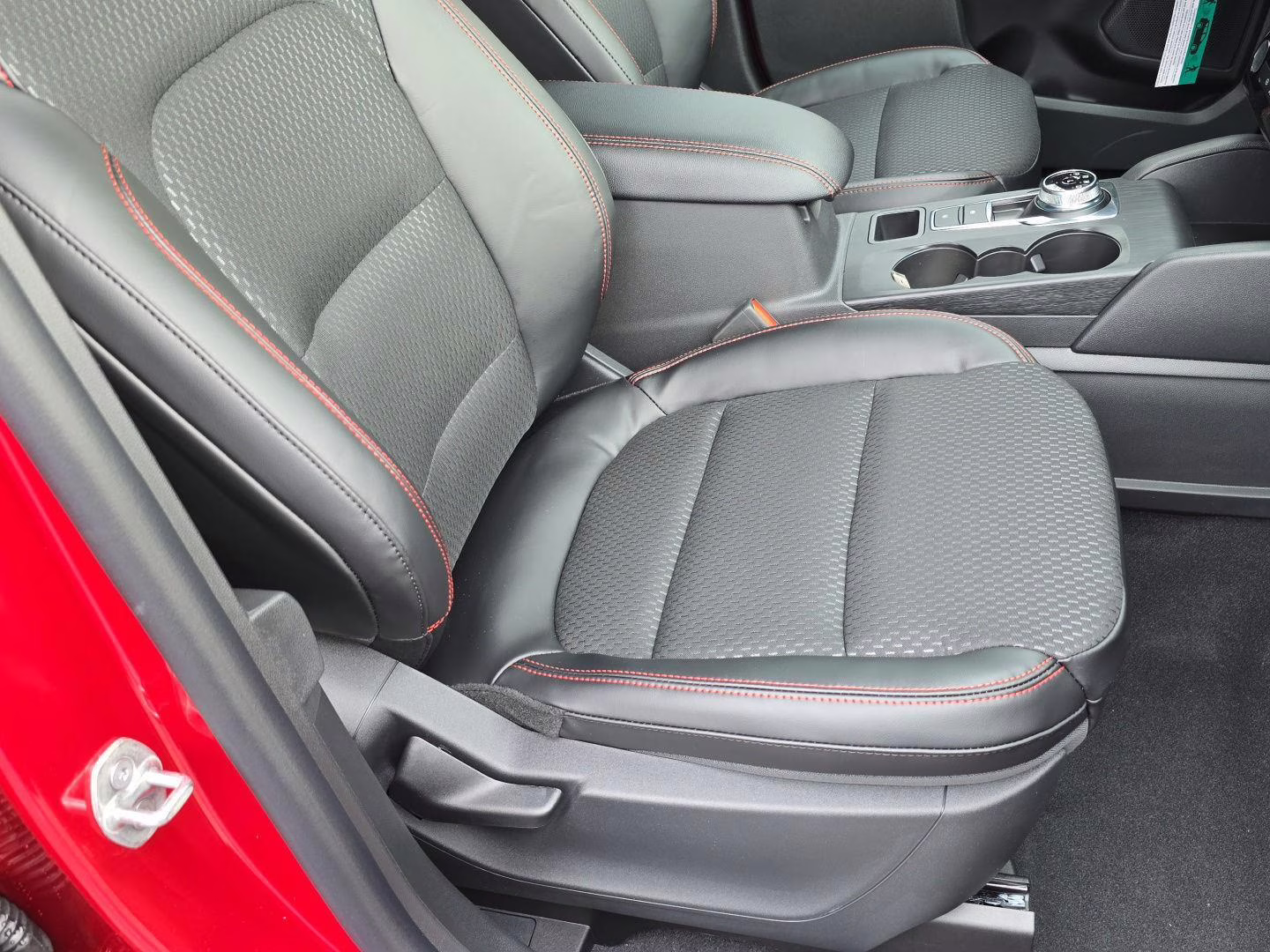 2026 Rapid Red Metallic Tinted Clearcoat Ford Escape Hybrid ST-Line Select AWD SUV