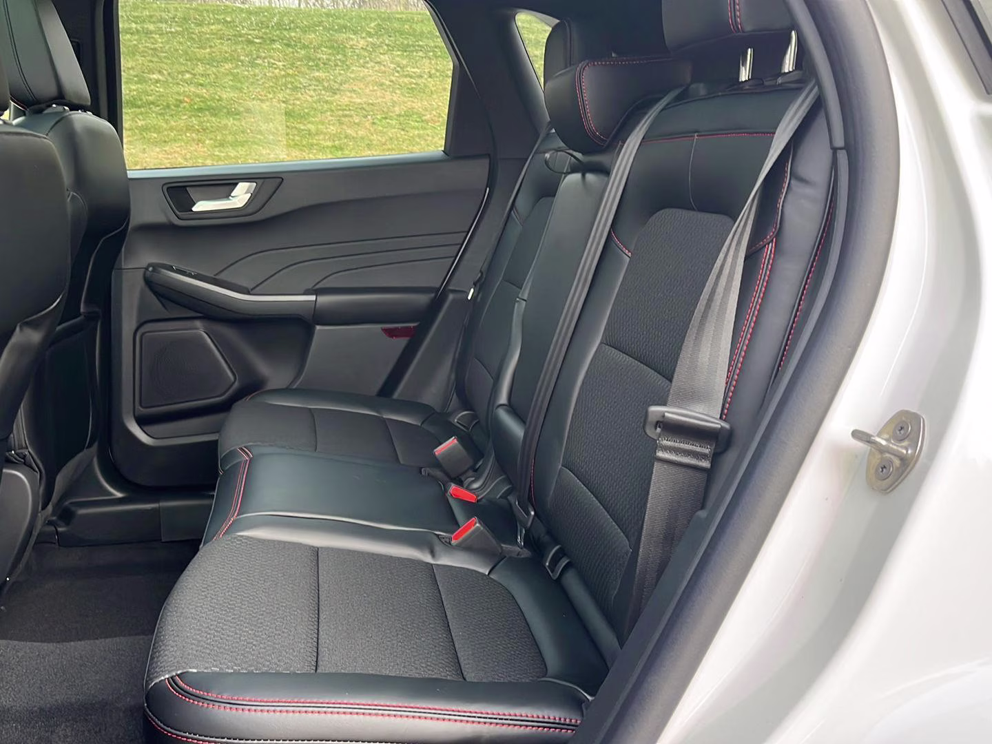 2026 Star White Metallic Tri-Coat Ford Escape ST-Line Select AWD SUV