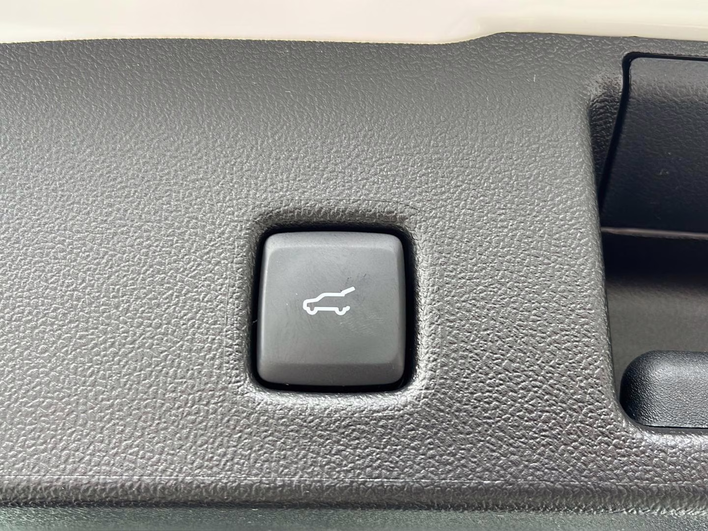 2026 Star White Metallic Tri-Coat Ford Escape ST-Line Select AWD SUV