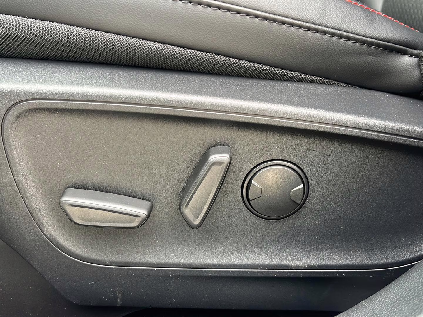 2026 Space Silver Ford Escape Hybrid ST-Line Select AWD SUV