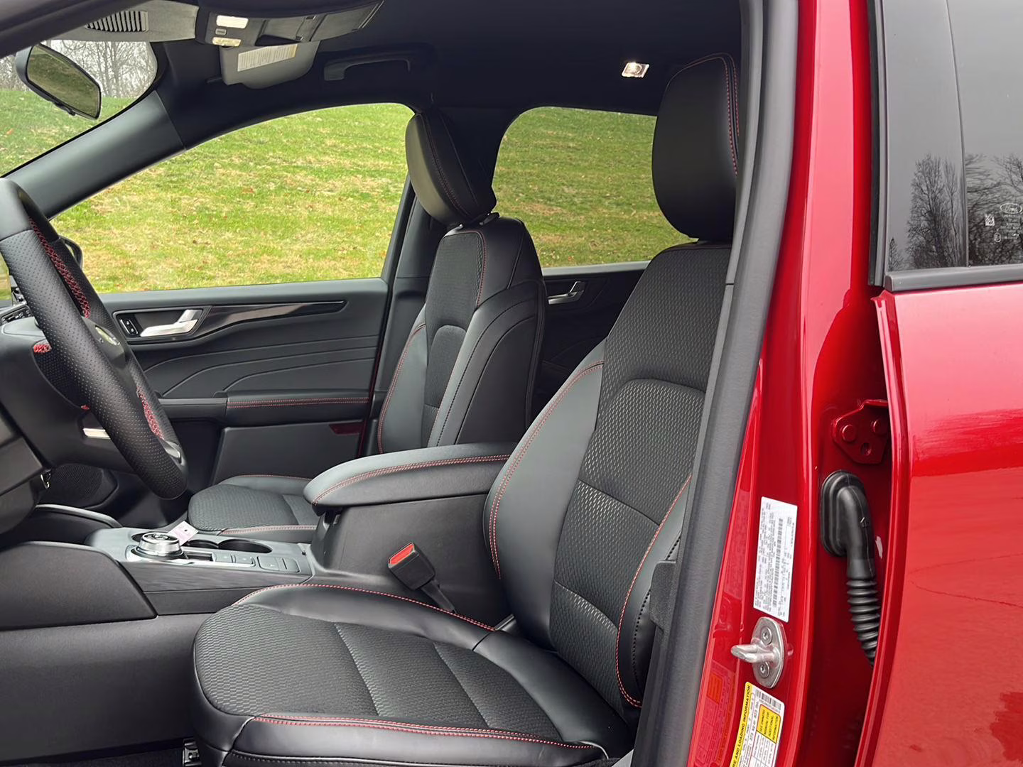 2026 Rapid Red Metallic Tinted Clearcoat Ford Escape Hybrid ST-Line Select AWD SUV