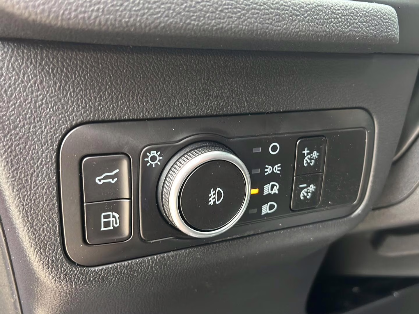 2026 Rapid Red Metallic Tinted Clearcoat Ford Escape Hybrid ST-Line Select AWD SUV