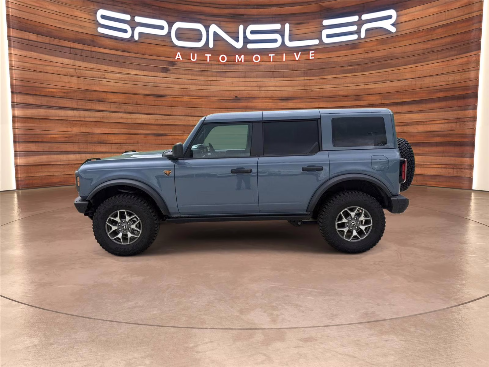 2025 Azure Gray Metallic Tri-Coat Ford Bronco Badlands 4X4 SUV