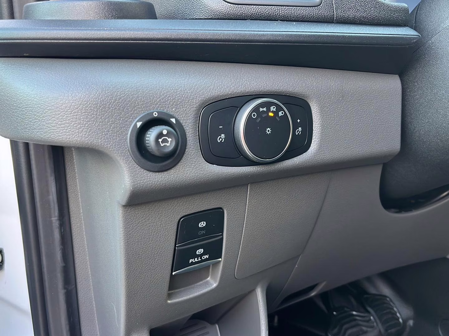 2026 Oxford White Ford Transit Cargo Van MED. ROOF, RWD RWD Van