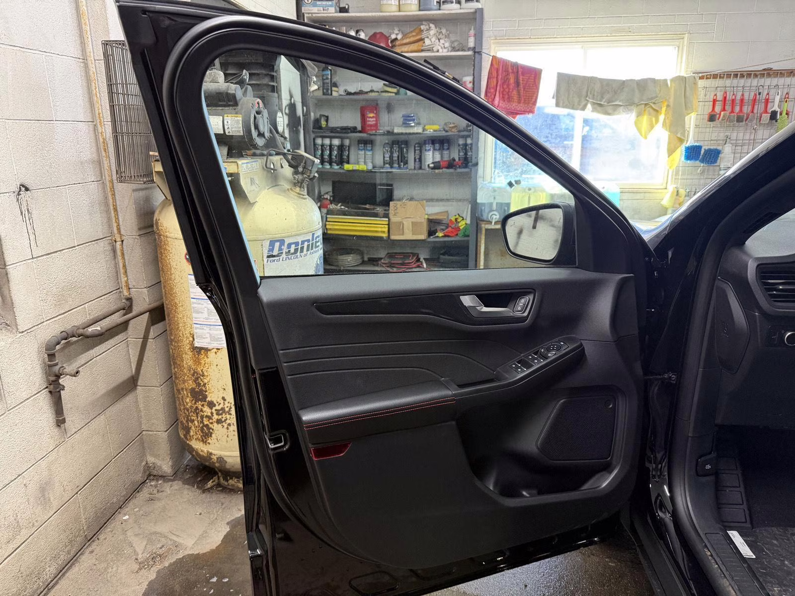 2026 Agate Black Metallic Ford Escape ST-Line AWD SUV